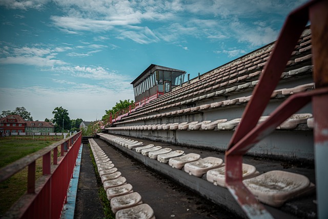 让我们拭目 让我们拭目